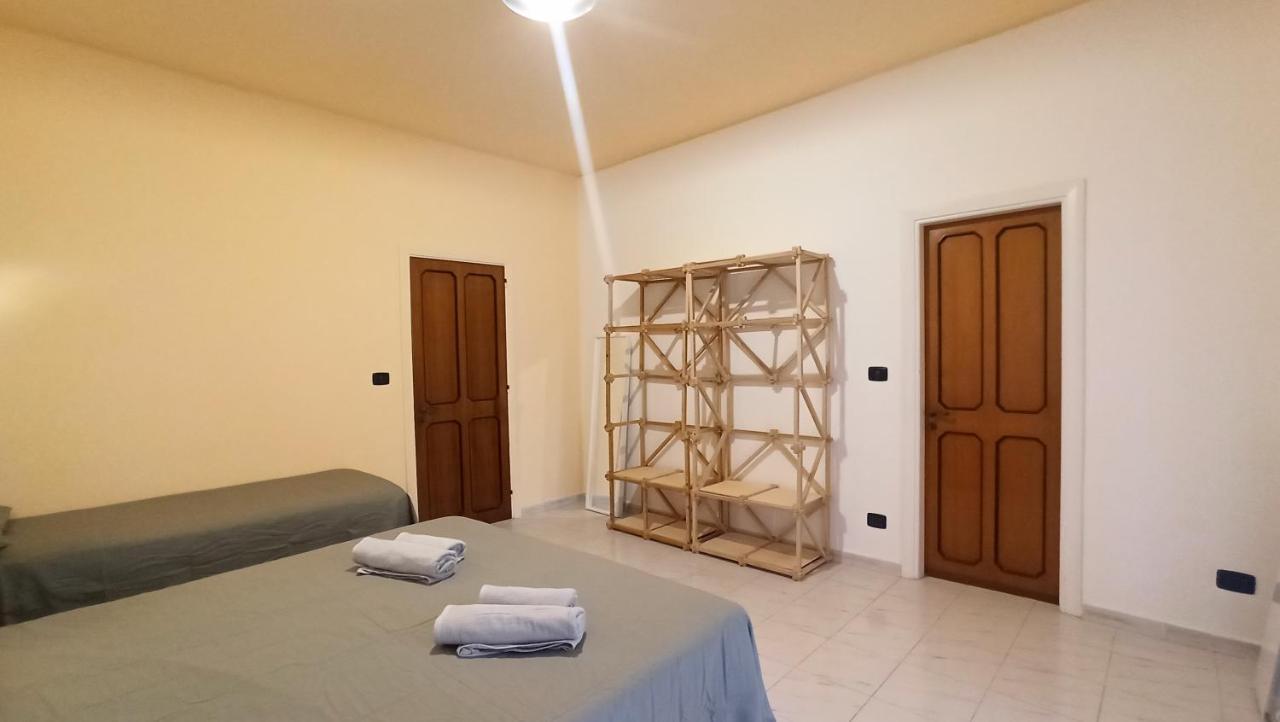 Casa Base Hotell Bari Eksteriør bilde
